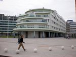 Edificio imitando un barco. Gijón