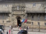 Prtico del Parador de turismo de Santiago.