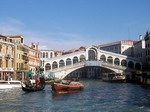 Puente de Rialto en el Gran Canal - Venecia