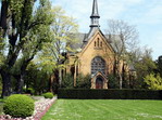 Iglesia de cementerio en Düsseldorf.