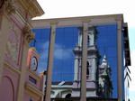 Catedral de Salta reflejada