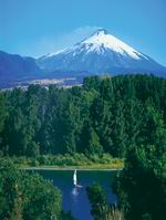 Volcán y lago en Pucón.