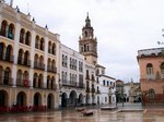 El Salón con la Iglesia de Santa María y Monumento a Virgen del Valle al fondo