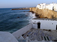 Cementerio junto a la playa. Asilah.