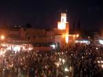 Vista nocturna de la Plaza Djemaa Alfna. Marrakech