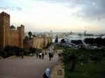 Murallas de Rabat con Salem al fondo.