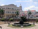 Plaza en la ciudad vieja.