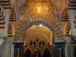 Interior de la Mezquita - Arcos mudéjares y árabes - Córdoba