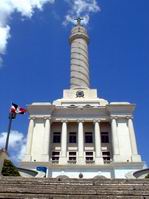 Monumento en Santo Domingo.