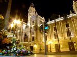 Ayuntamiento de Valencia, ilumindo en las Fallas