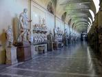 Galería de esculturas del Museo Vaticano.
