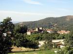 Vista del castillo de los Condes de Oropesa desde la ladera de la sierra - Jarandilla de la Vera